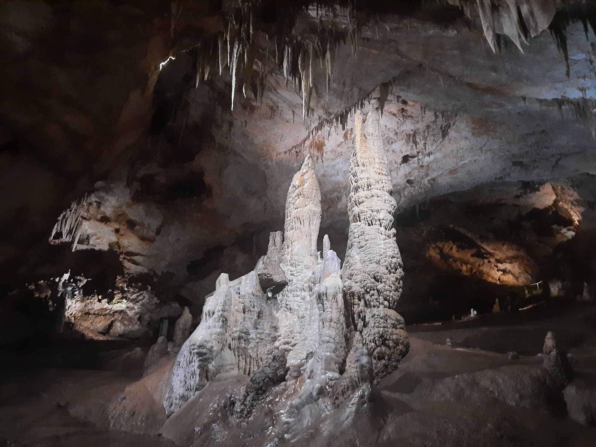 Visiter la Grotte de Lipa au Monténégro : Guide Pratique & Avis